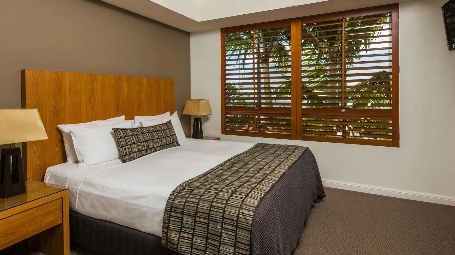 Sea Change Beachfront Apartments Trinity Beach