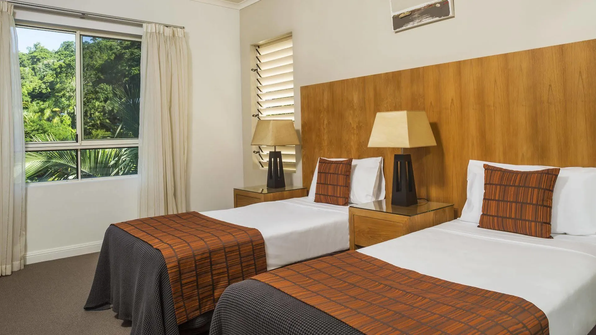 Sea Change Beachfront Apartments Trinity Beach 5*,  Australia