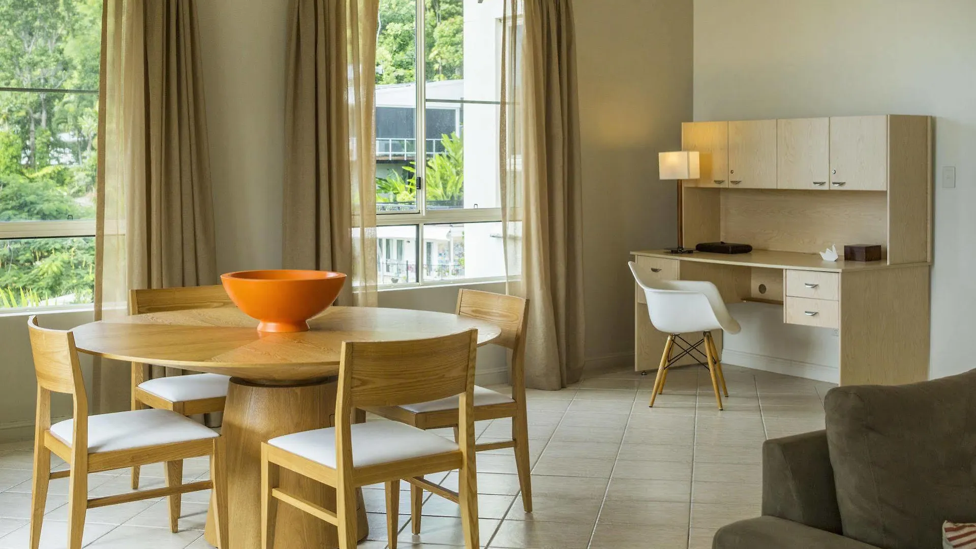 Sea Change Beachfront Apartments Trinity Beach Aparthotel