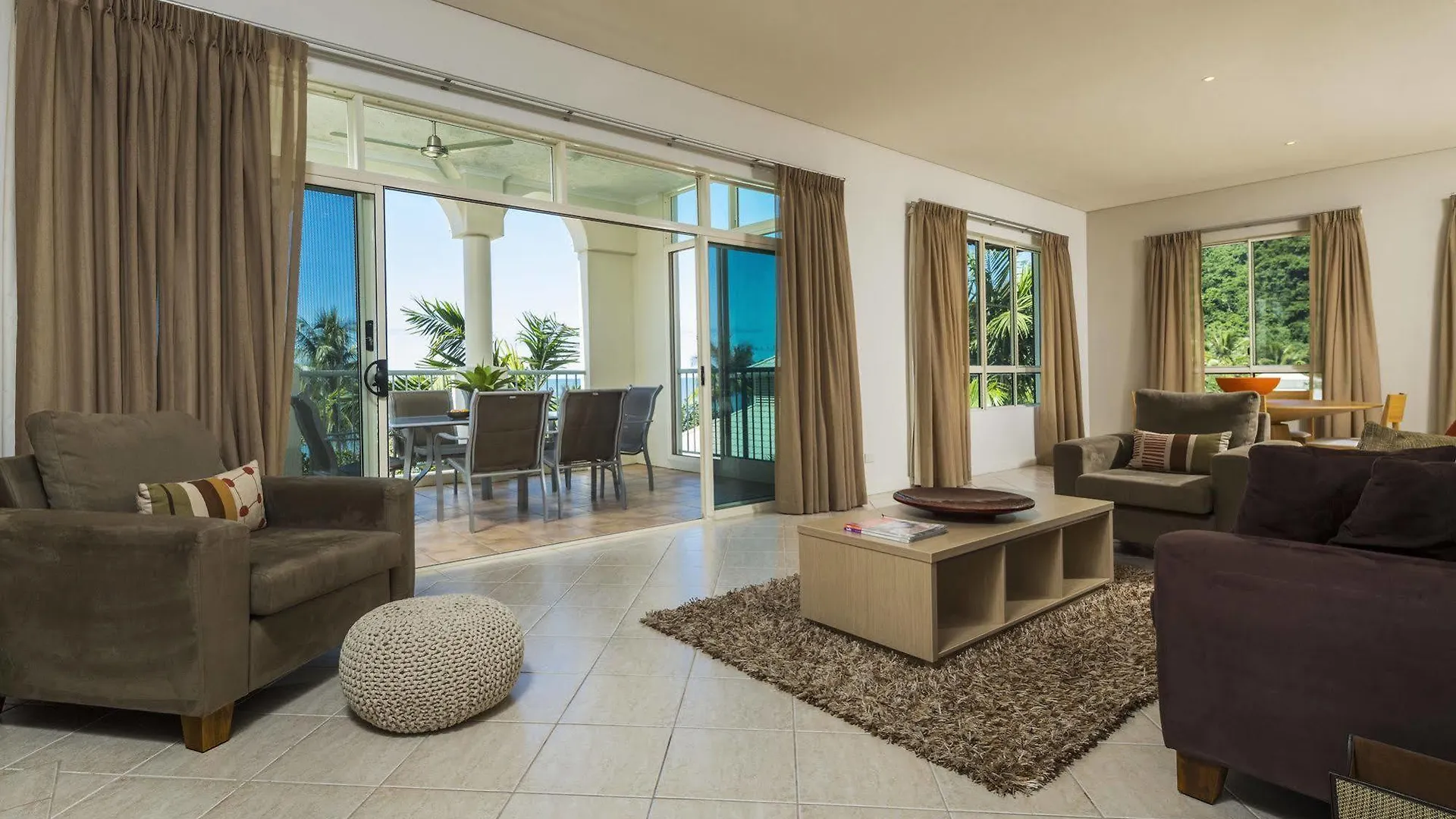 Sea Change Beachfront Apartments Trinity Beach Aparthotel